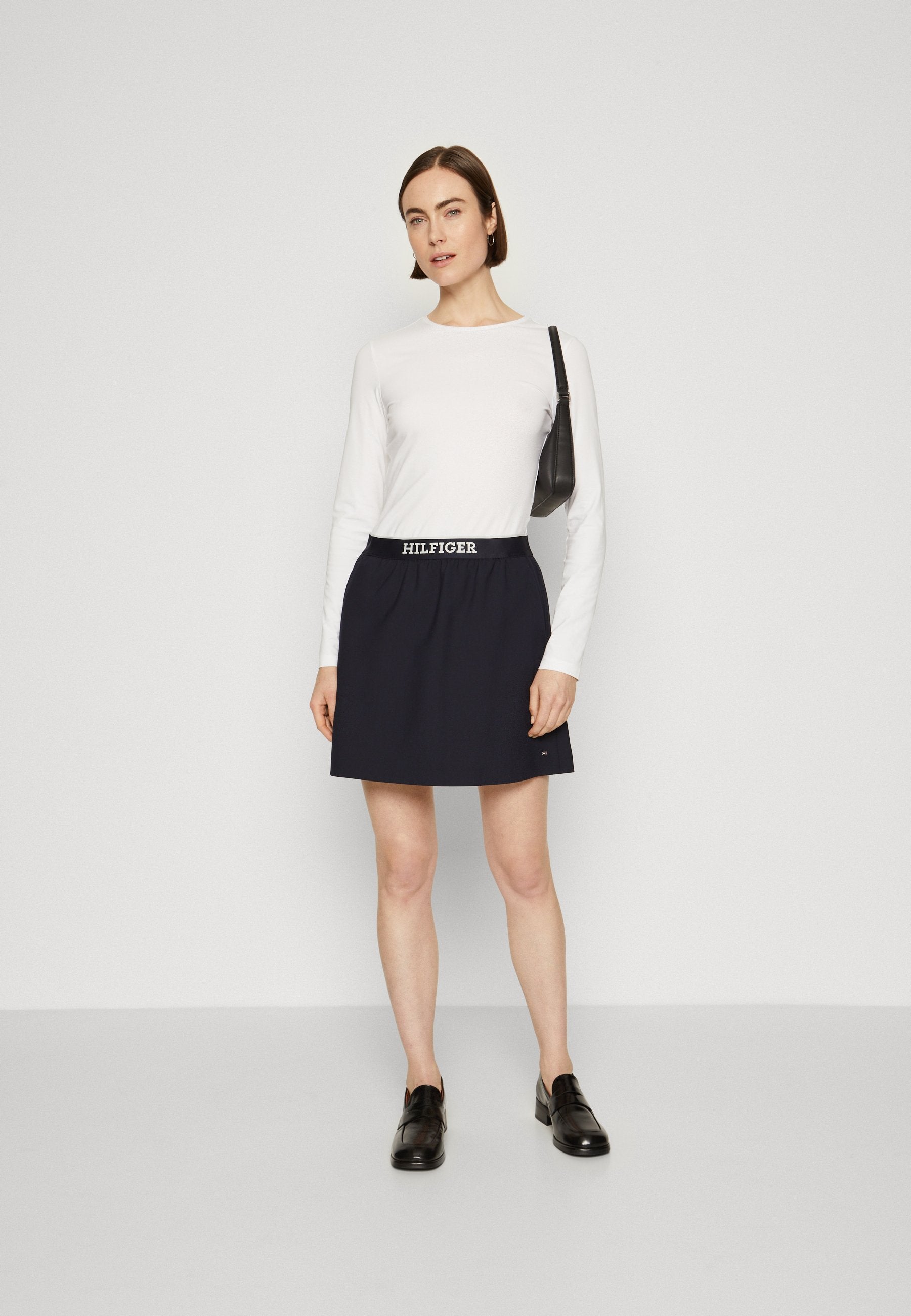 SHORT SKIRT Media 2