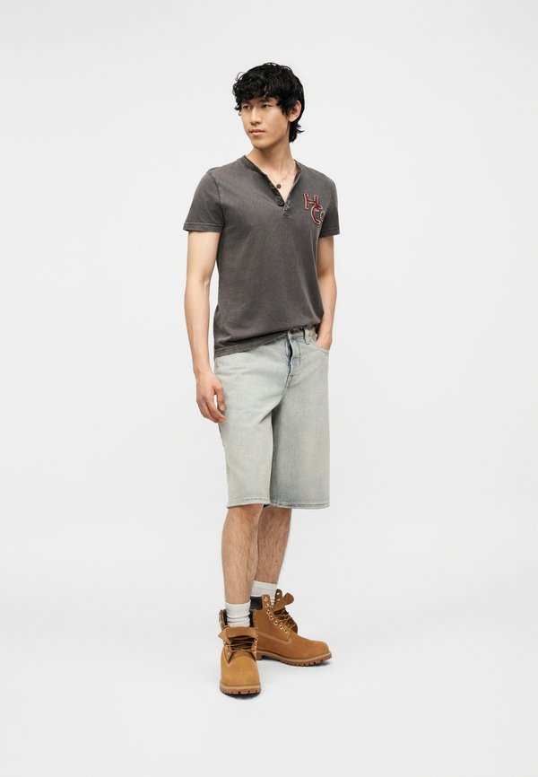 Hollister Co. SURF LOGO HENLEY