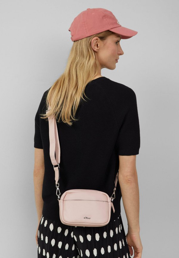 s.Oliver Cross body bag - rosa