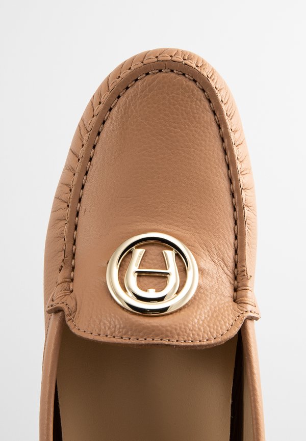 AIGNER ANNA