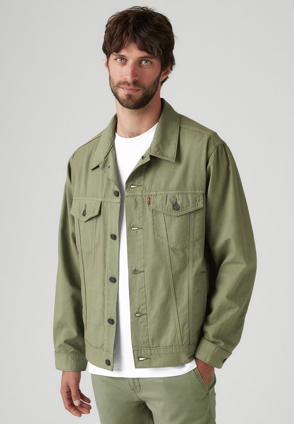 Levi's® RELAXED FIT TRUCKER