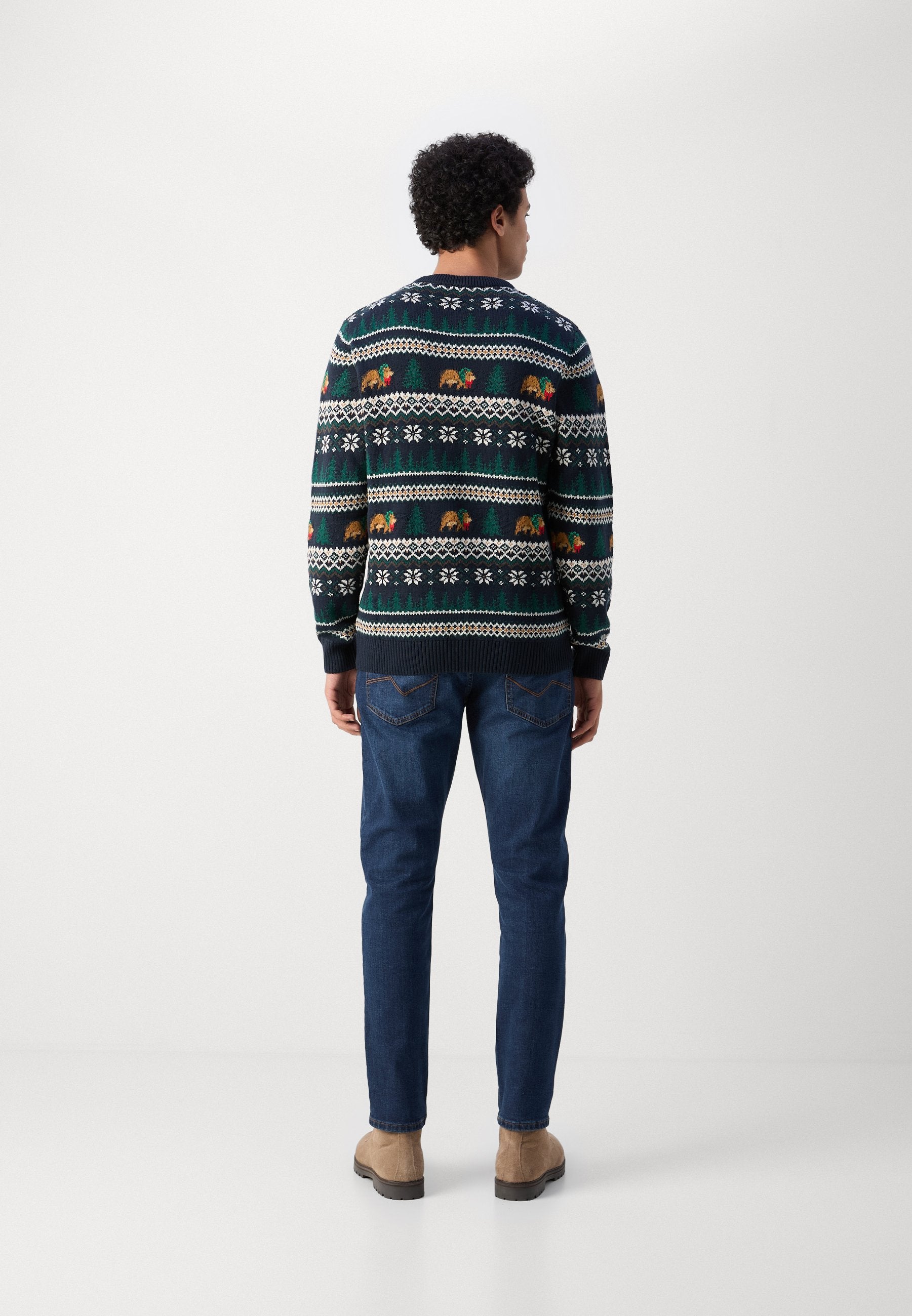 WINTER VILLAGE O NECK SWEATER Media 5