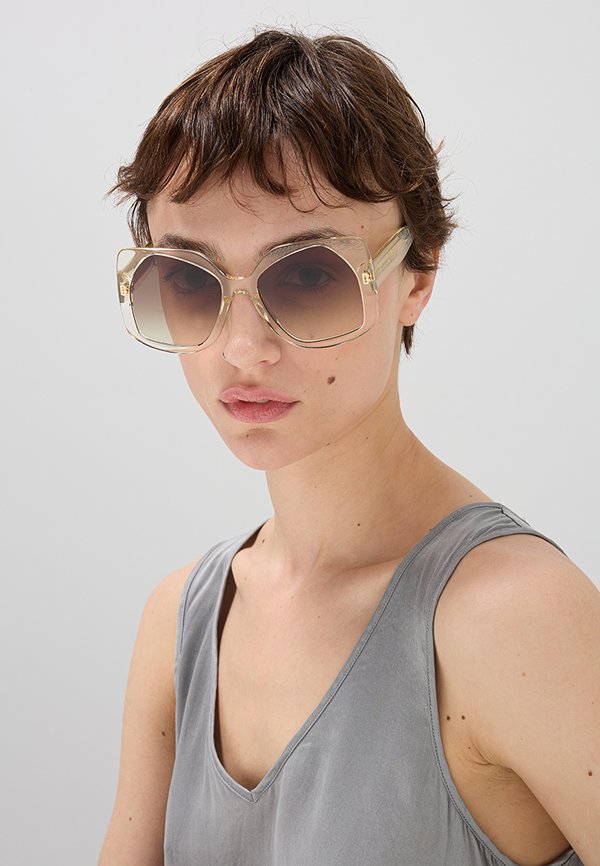 MARC JACOBS