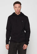 Schwarzer Kapuzenpullover mit einer Vordertasche, Kordelzug am Hals und einem kleinen Emblem auf der Brust. Aus weichem Stoff gefertigt.