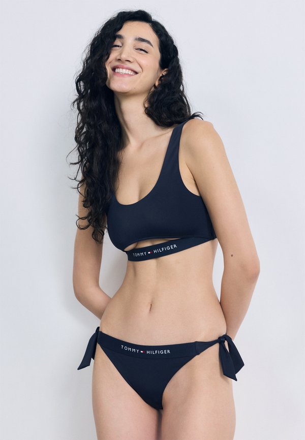 Tommy Hilfiger ORIGINAL LOGO CUTOUT BRALETTE BIKINI TOP - Bikini top - dark night navy