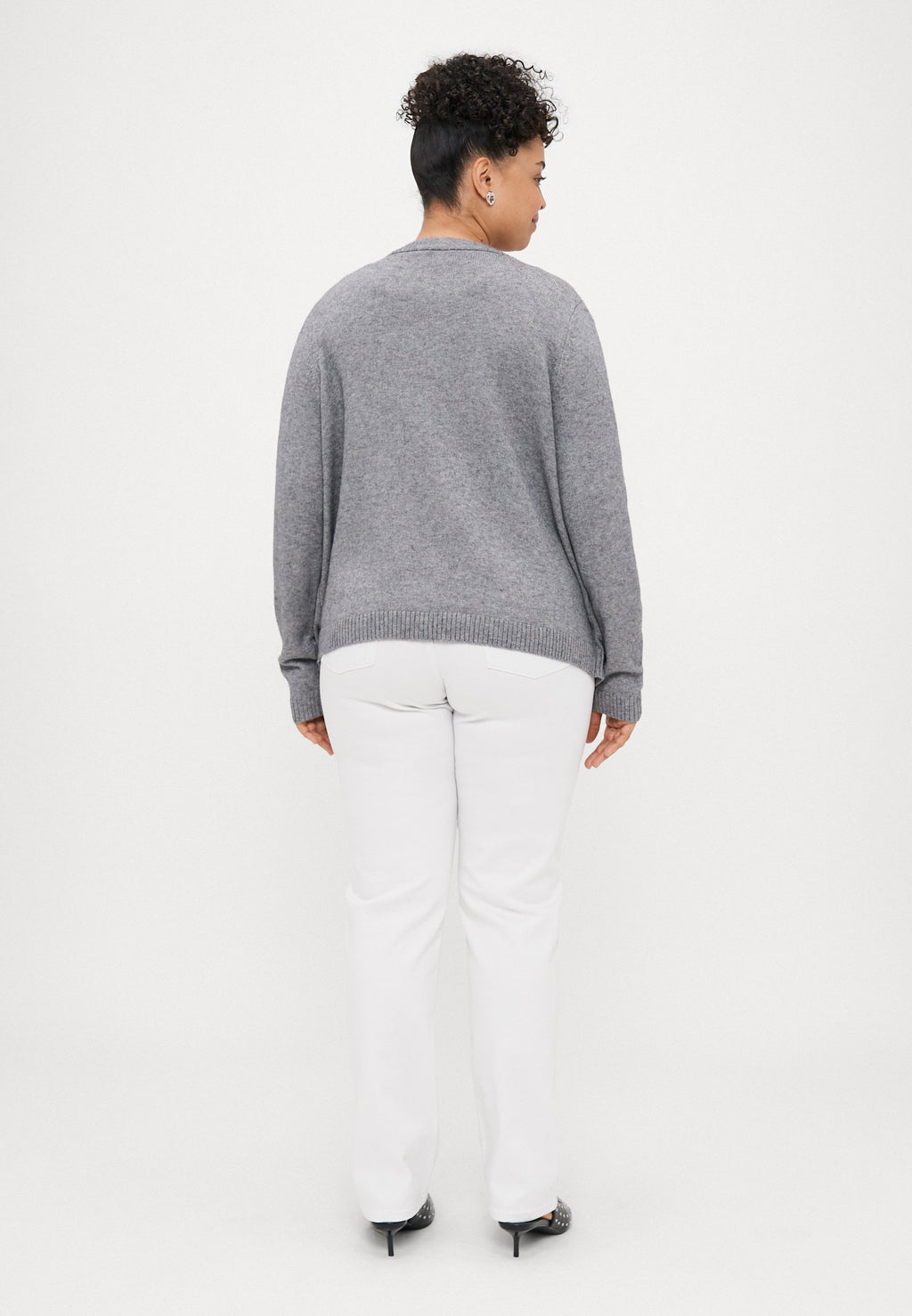 CARJESSIE ONE STRING CARDIGAN Media 4