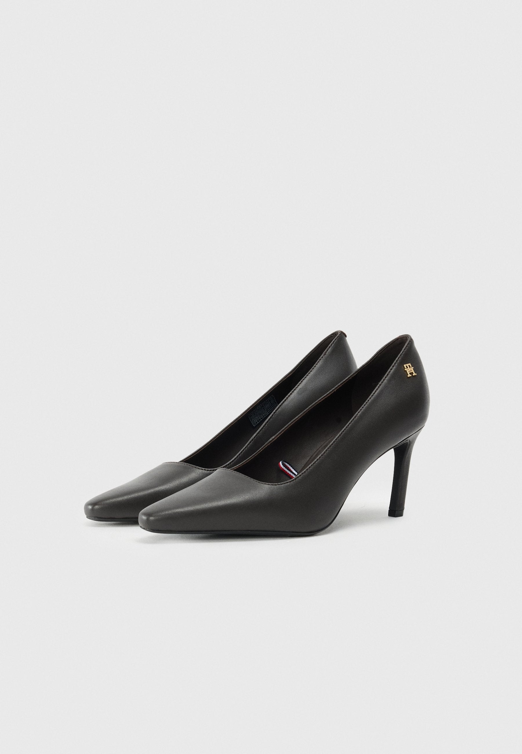 TH MONOGRAM PLAQUE LEATHER HIGH HEELS Media 2