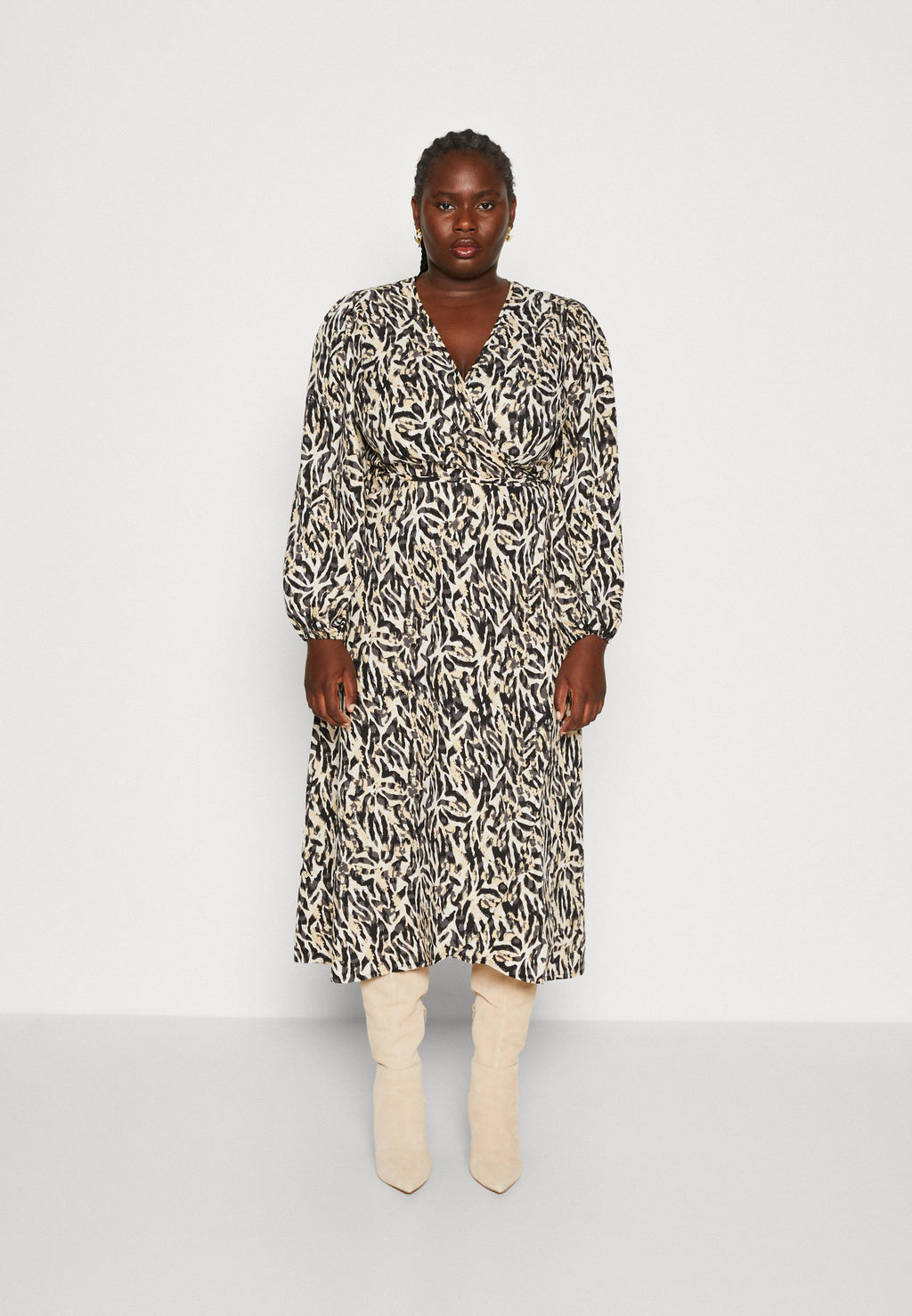 EVOKED VILA VILOUISA MIDI WRAP DRESS