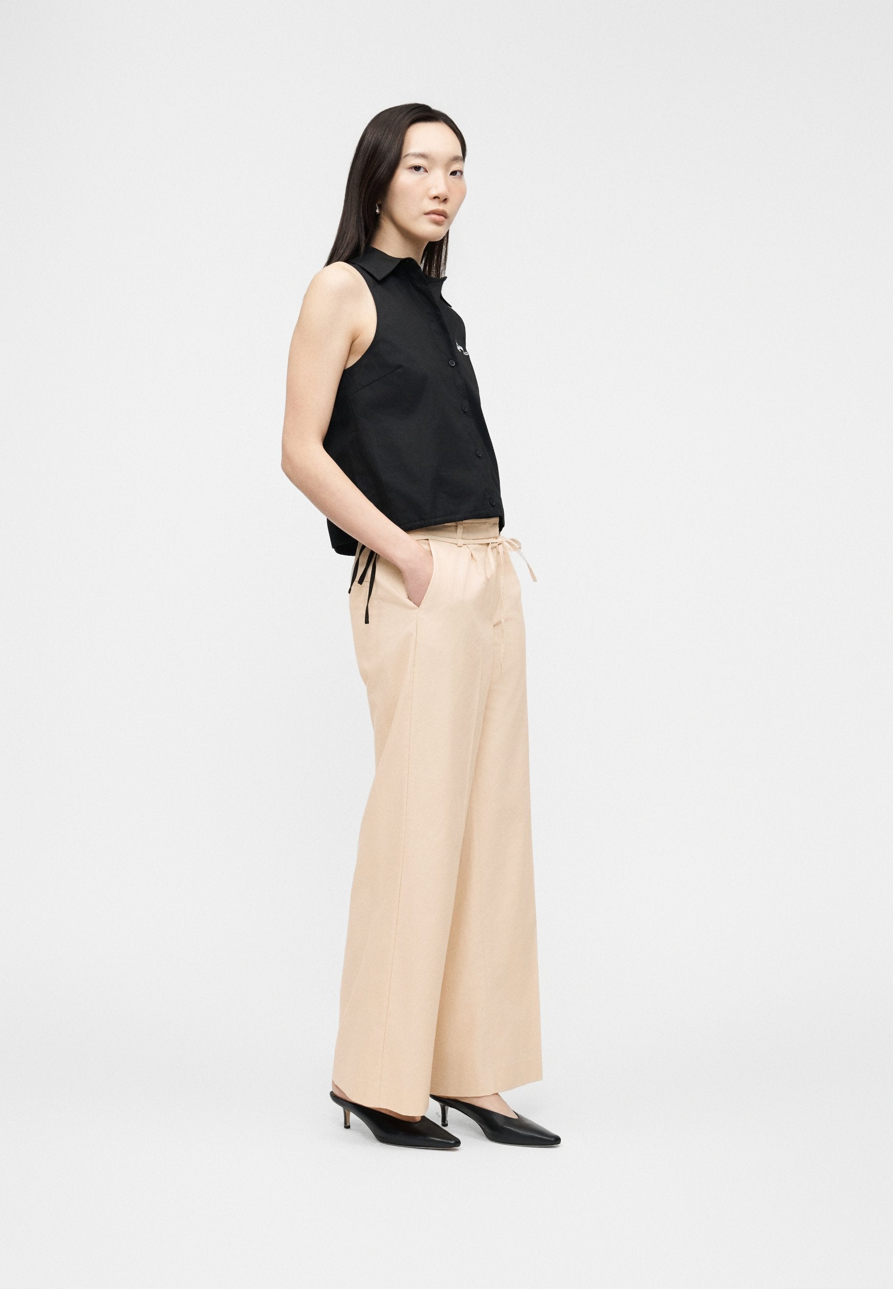 PLEATED LOGO PANT Media 2