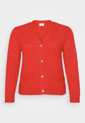 Roter Cardigan mit V-Ausschnitt, goldenen Knöpfen, geripptem Saum und Bündchen, ausgestattet mit zwei vorderen Taschen und einem strukturierten Strickmaterial.