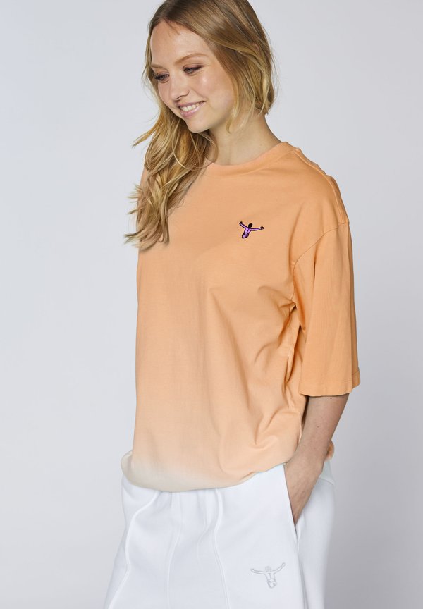 Chiemsee T-SHIRT MIT DIP-DYE EFFEKT