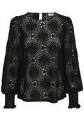 Schwarze Spitzenbluse mit floralen Mustern, Ballonärmeln mit Raffung an den Bündchen und einem Schlüssellochverschluss hinten. Zarte Stickereien verleihen zusätzliche Details.