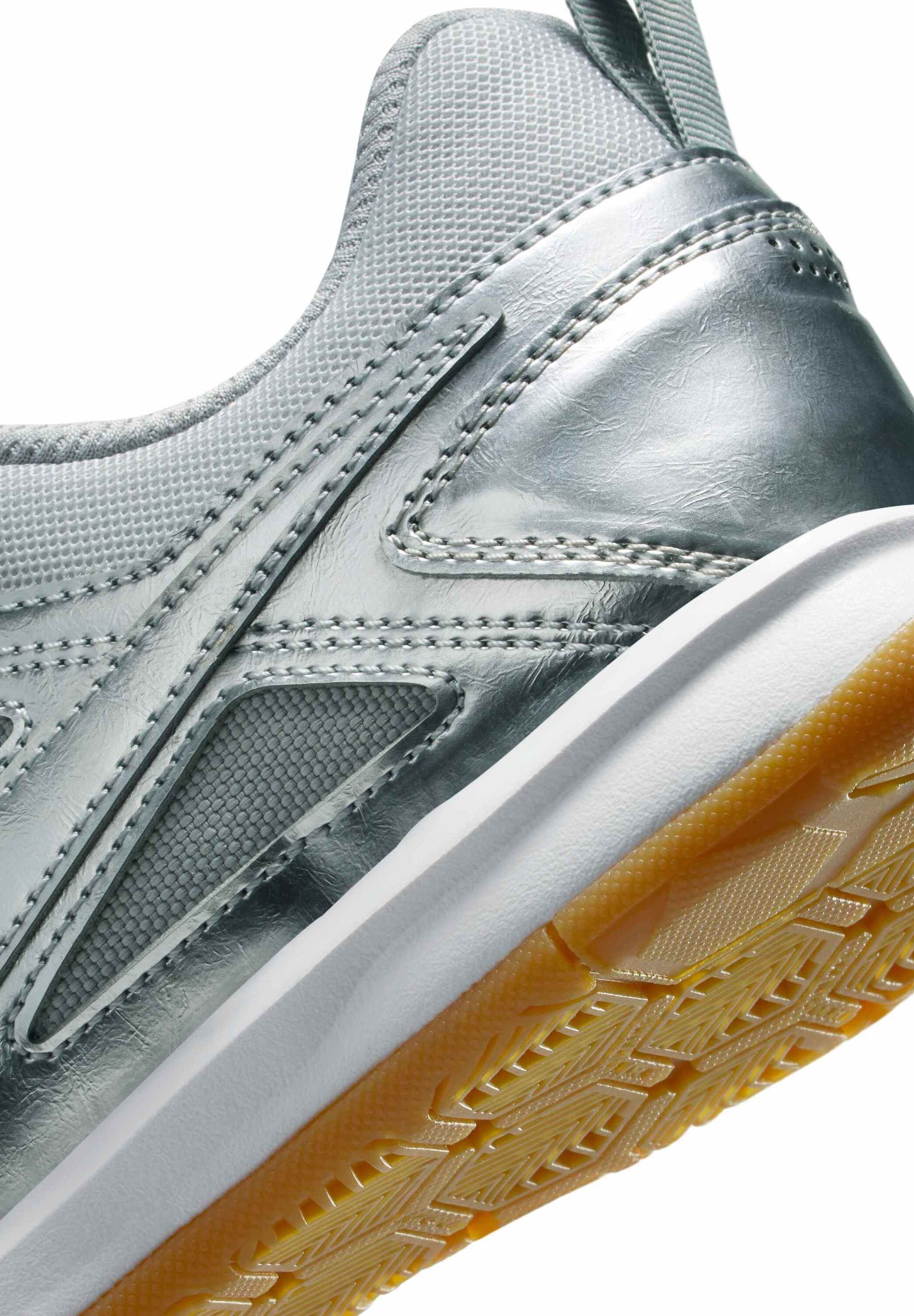Nike Sportswear GATO