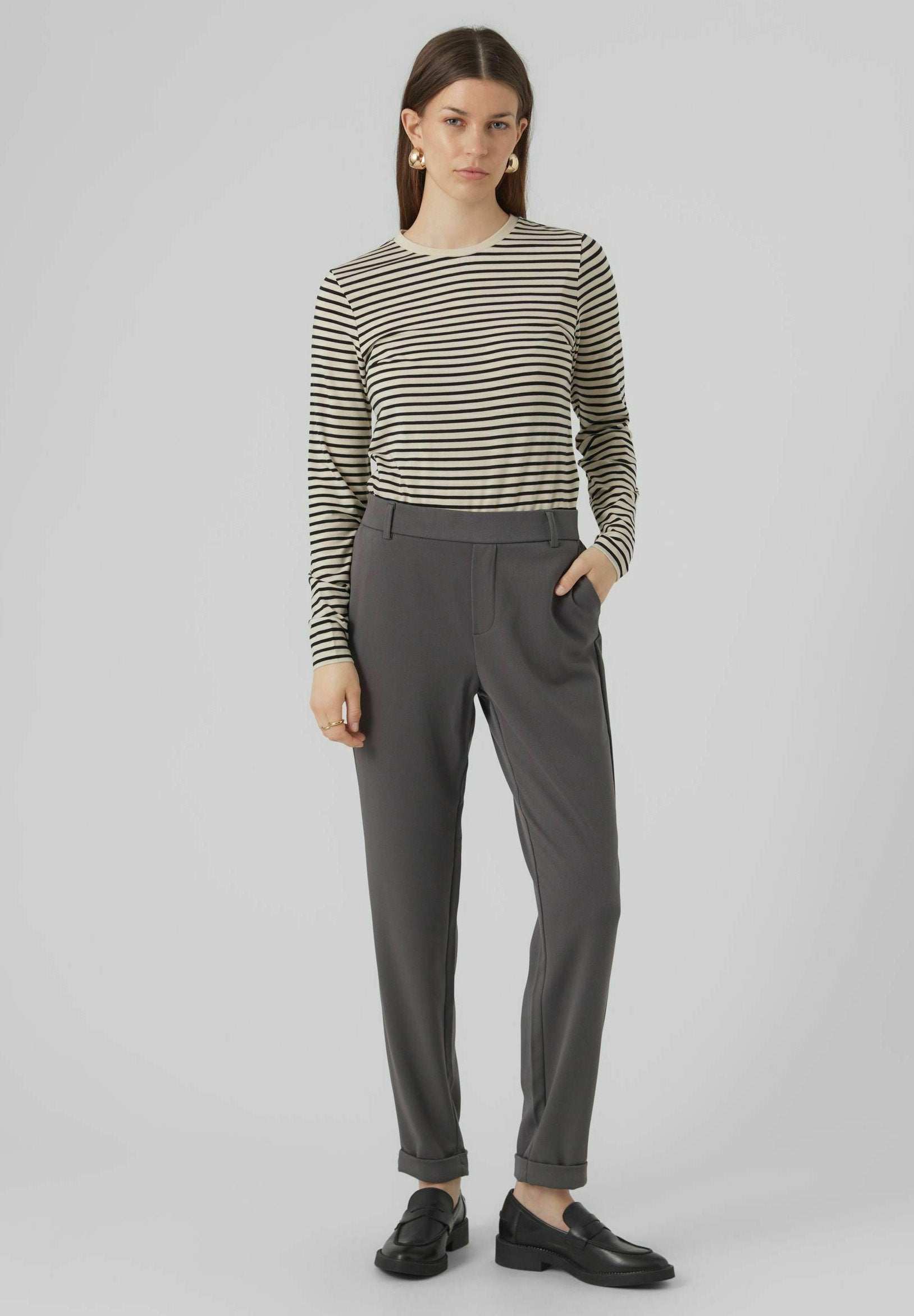 Vero Moda VMMAYA MW LOOSE SOLID PANT NOOS