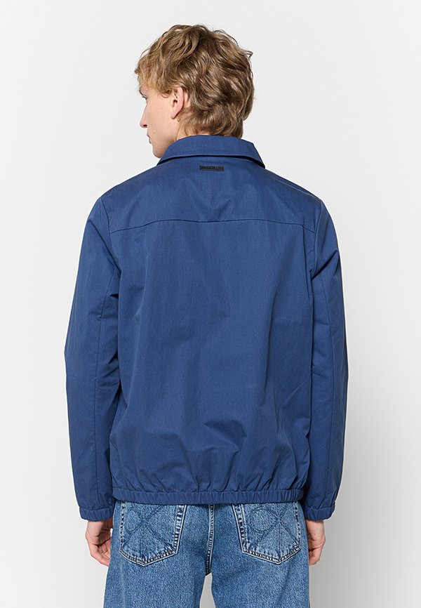 Calvin Klein REGULAR FIT