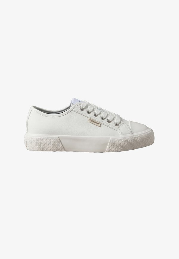 Calvin Klein Trainers - triple bright white