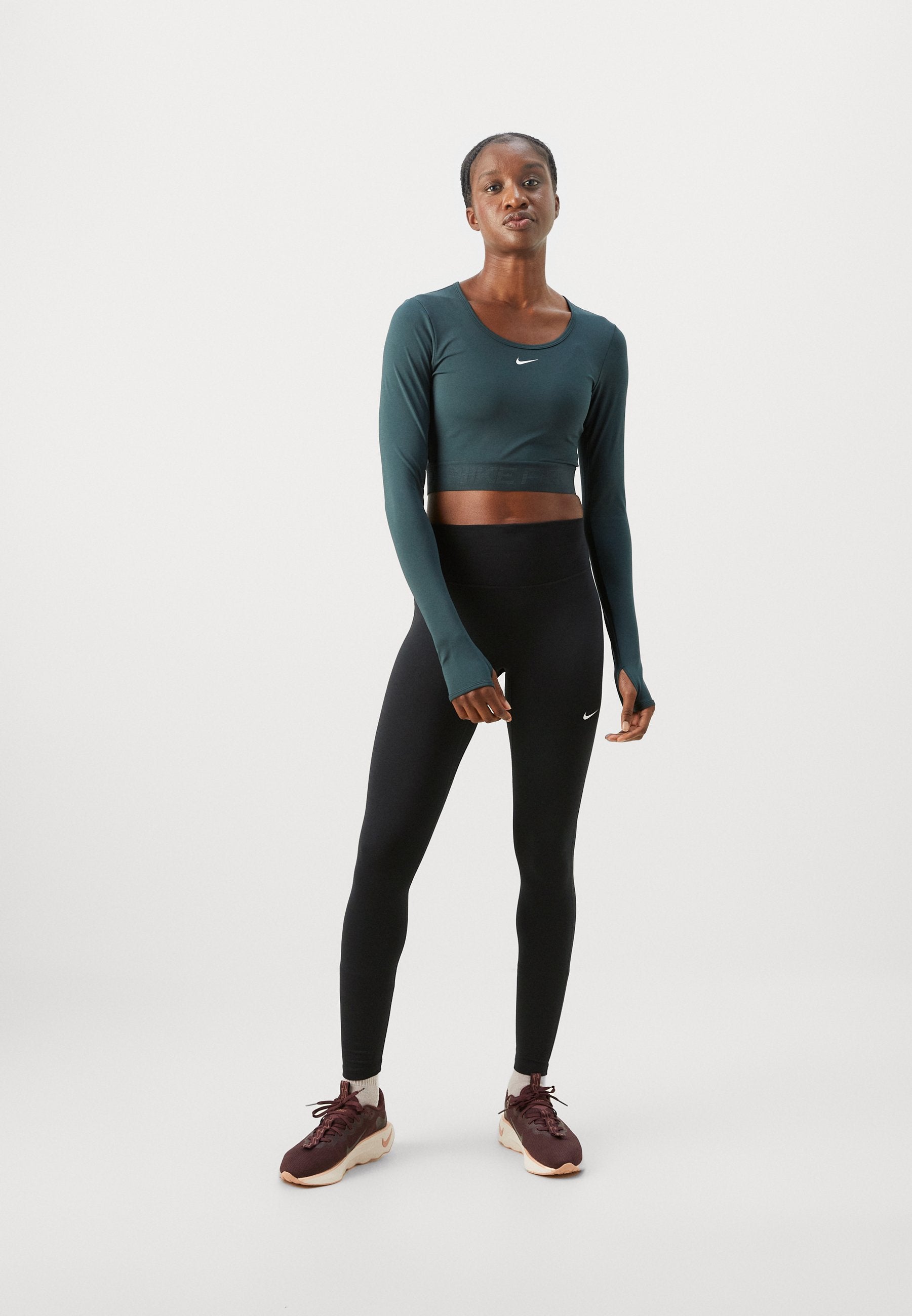 Nike Performance PRO SHINE