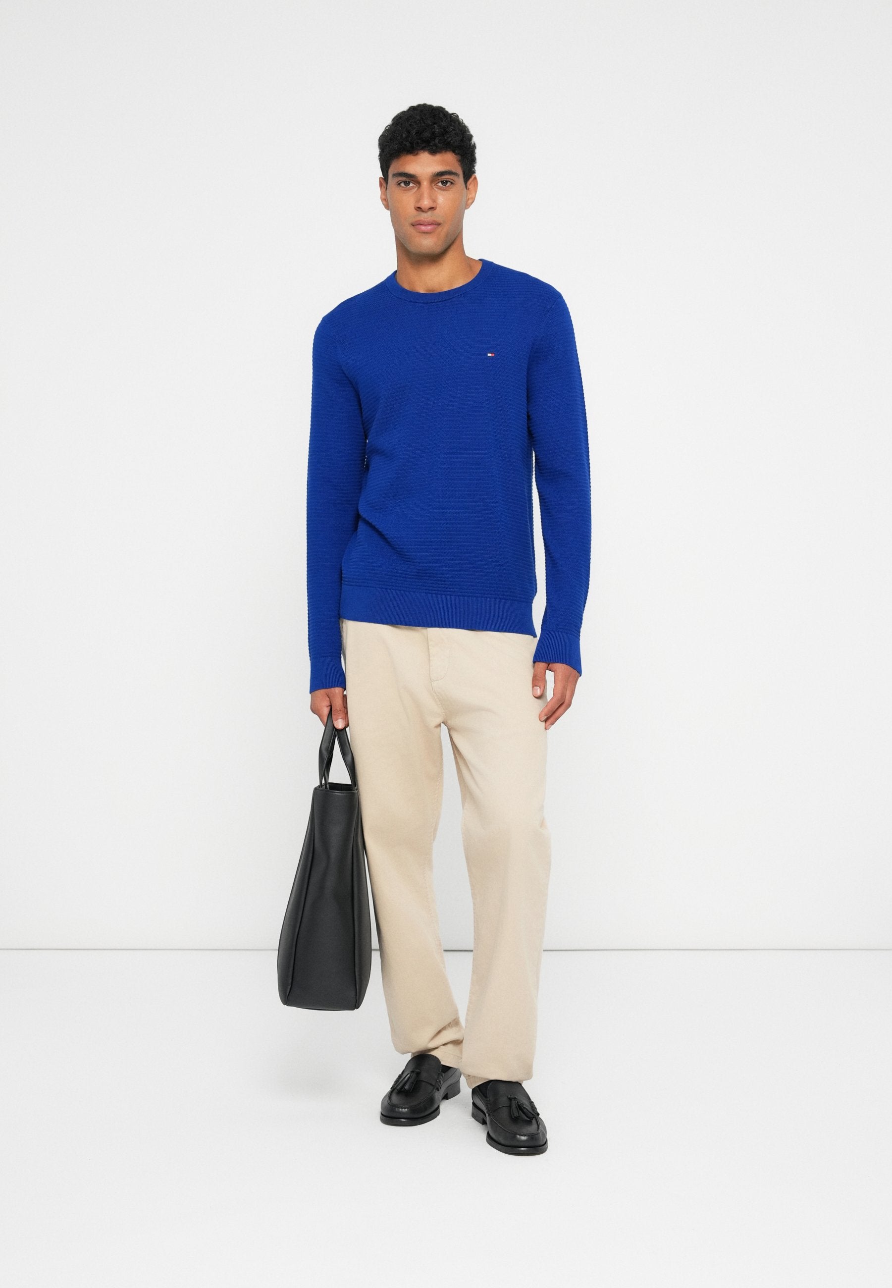 TEXTURED KNIT CREW NECK JUMPER Media 2