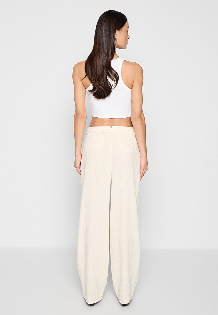 RIANI WIDE FIT