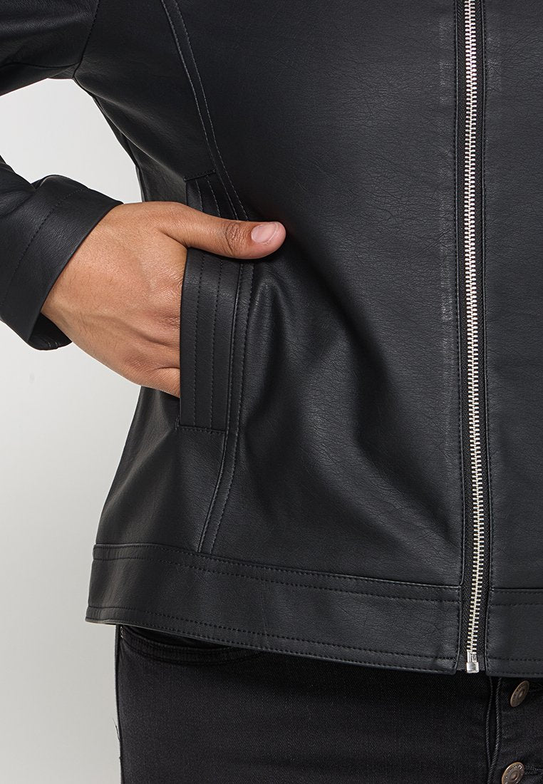 ONLY Carmakoma Kunstlederjacke Media 4