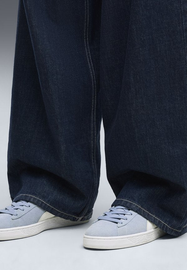 Puma SUEDE CLASSIC UNISEX - Skate shoes - chambray blue- white