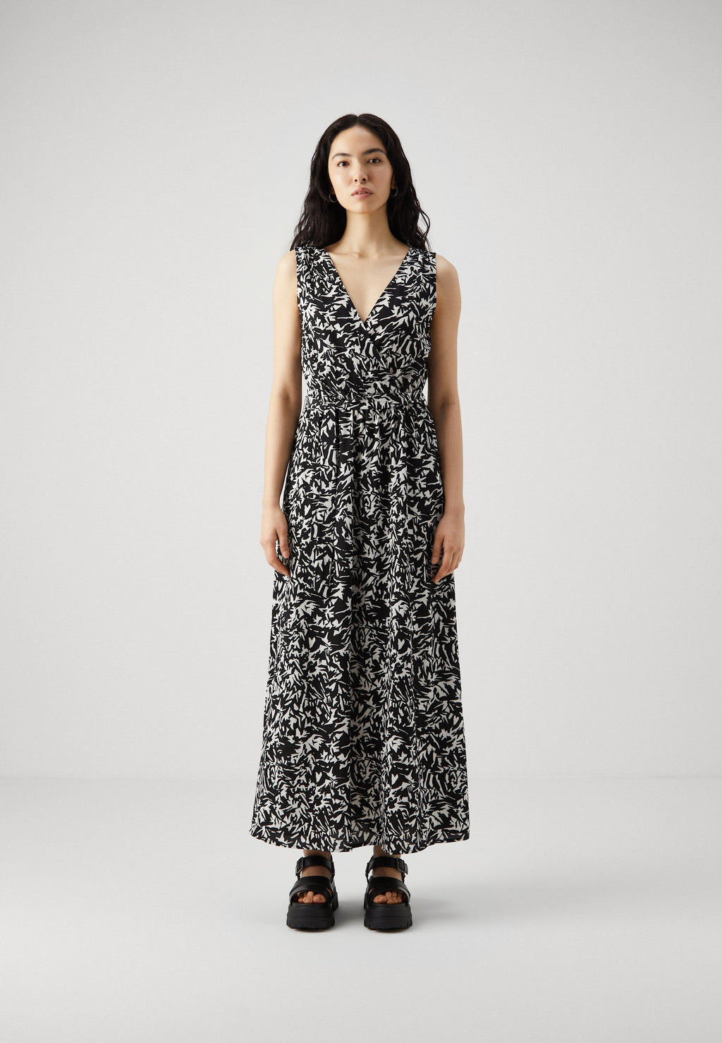 ONLNOVA LIFE LUX FIA DRESS Media 3