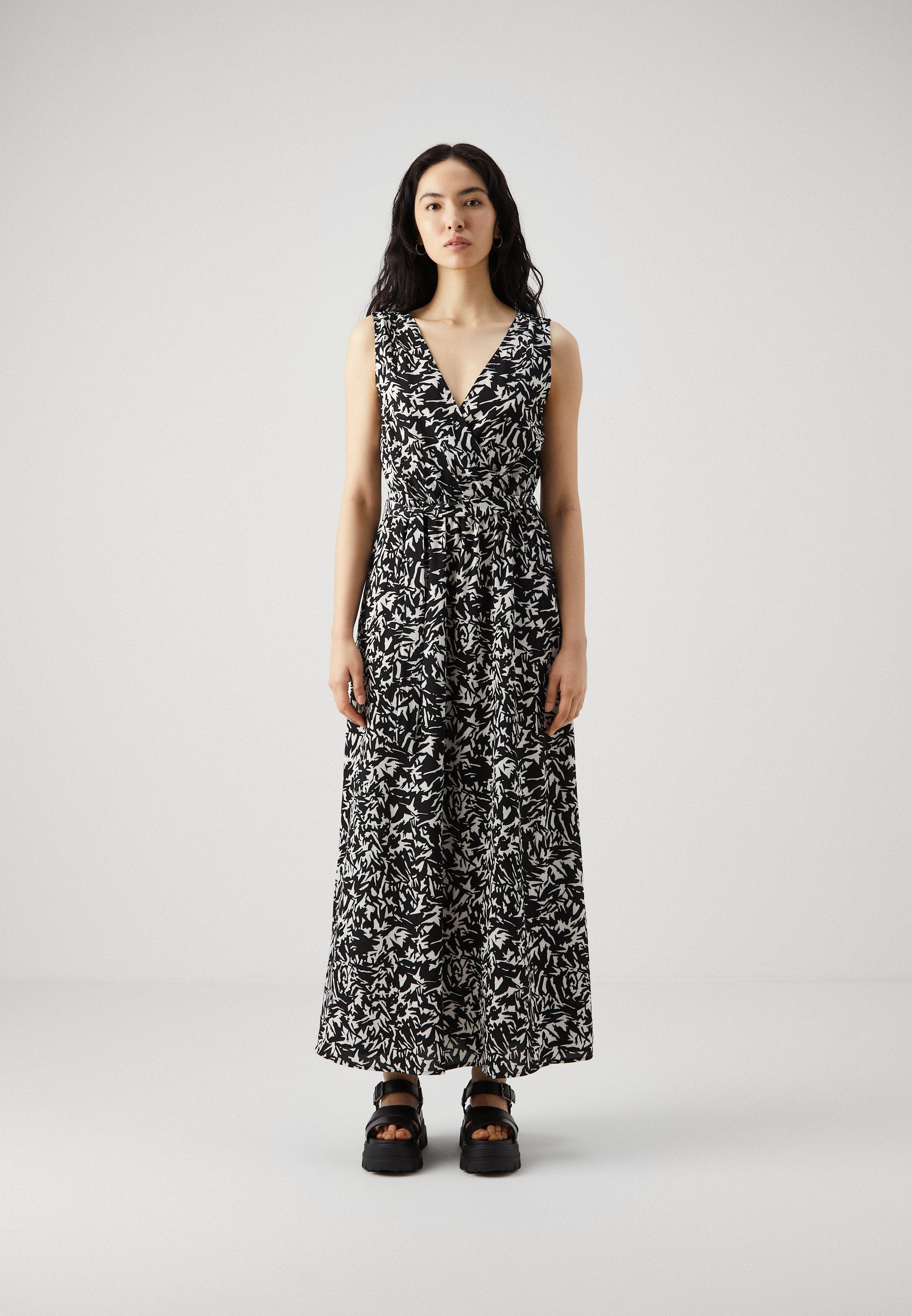 ONLNOVA LIFE LUX FIA DRESS Media 3