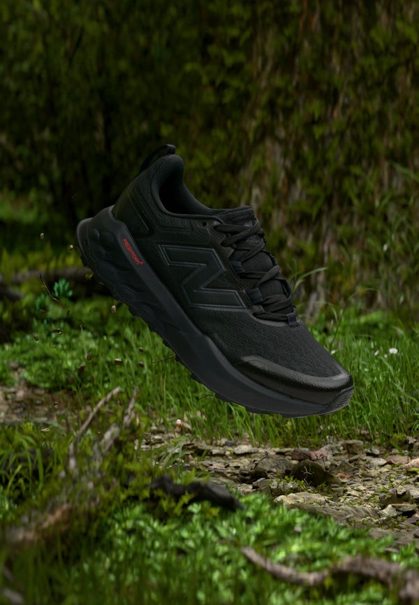 New Balance GAROE V2 - Trail running shoes - black/dark night/neo flame