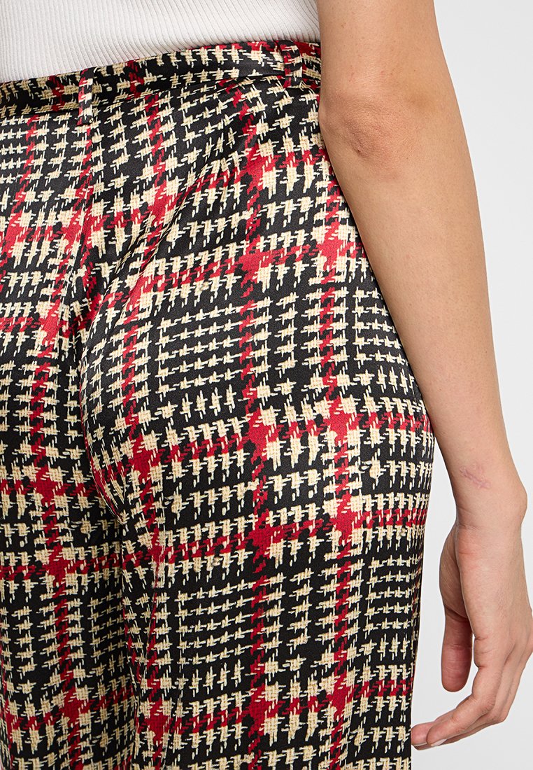 L'Agence GAVIN WIDE LEG