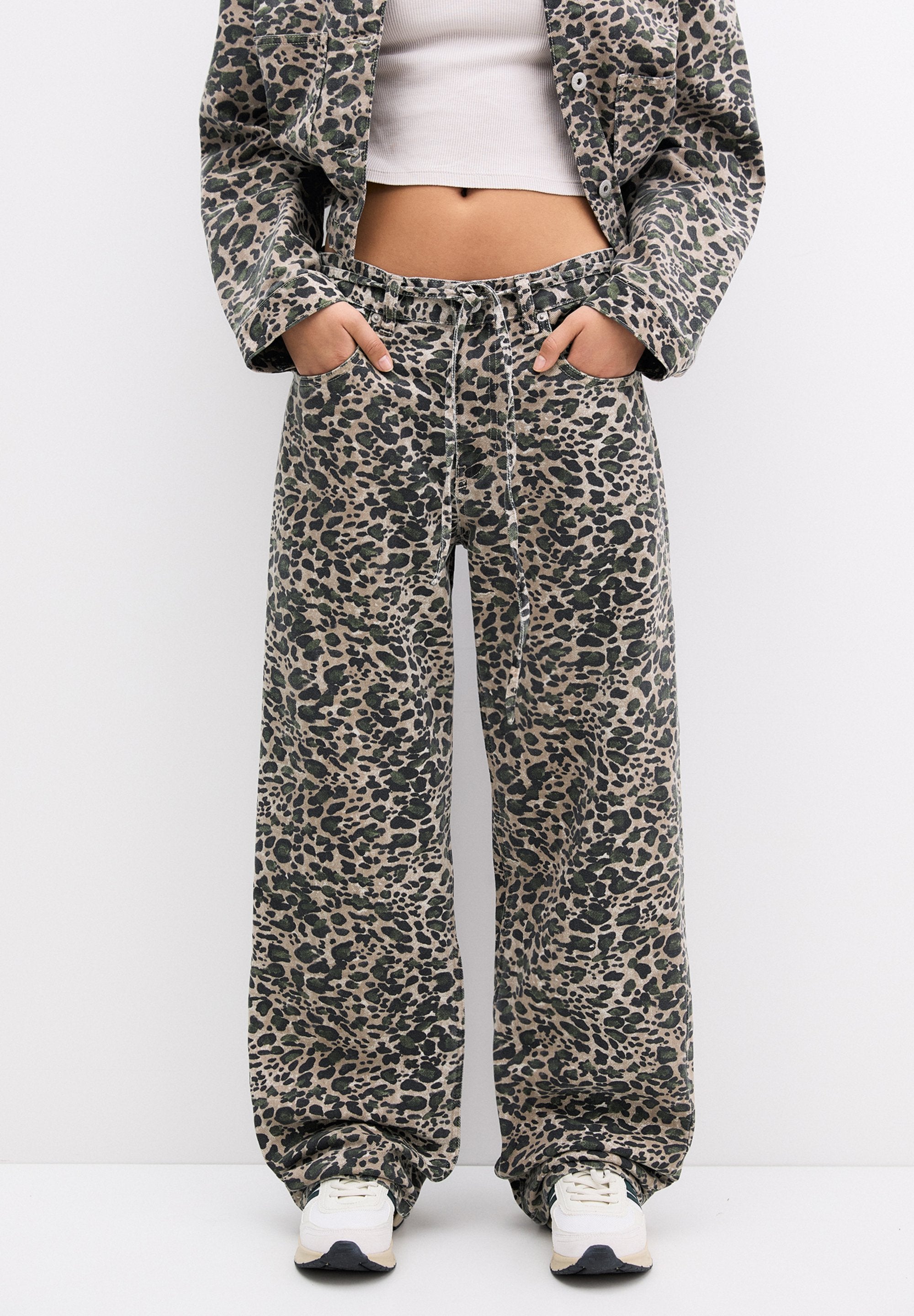 PULL&BEAR BAGGY