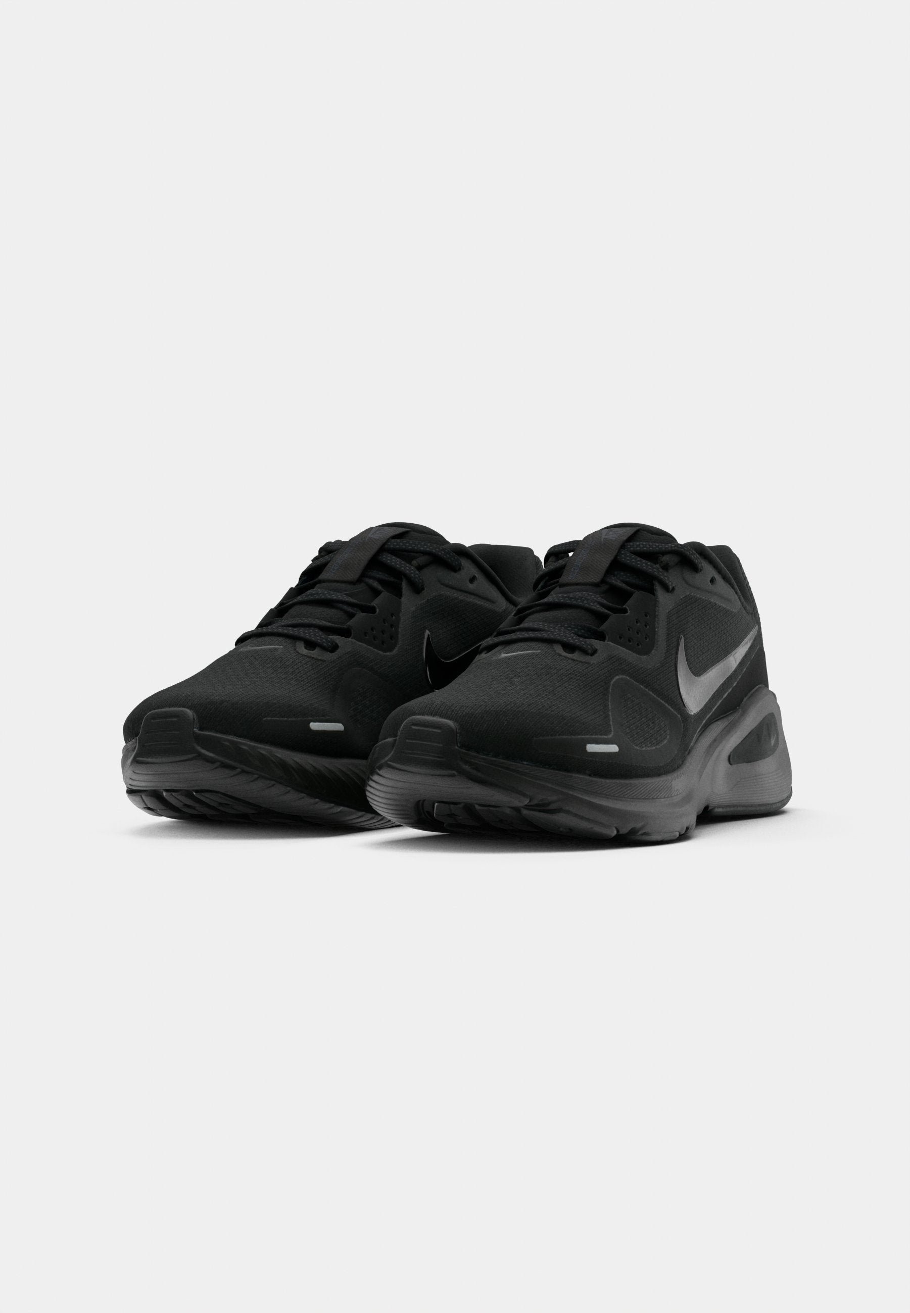 Nike Performance STRUCTURE 26