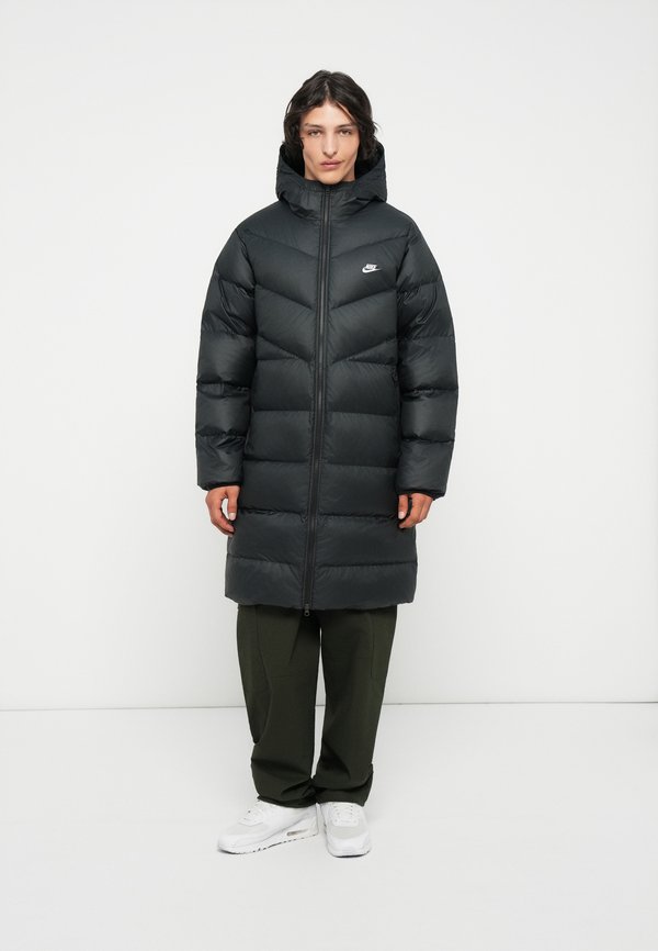 Nike Sportswear WINDRUNNER  - Down coat - black/white