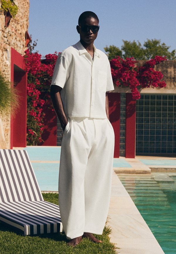Bershka BOXY PLEATED - SHIRT  01112557 - Shirt - white
