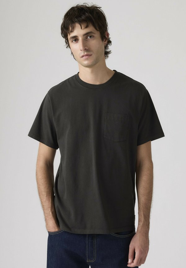 Levi's® RELAXED POCKET TEE - Basic T-shirt - garment dye fa - blacks