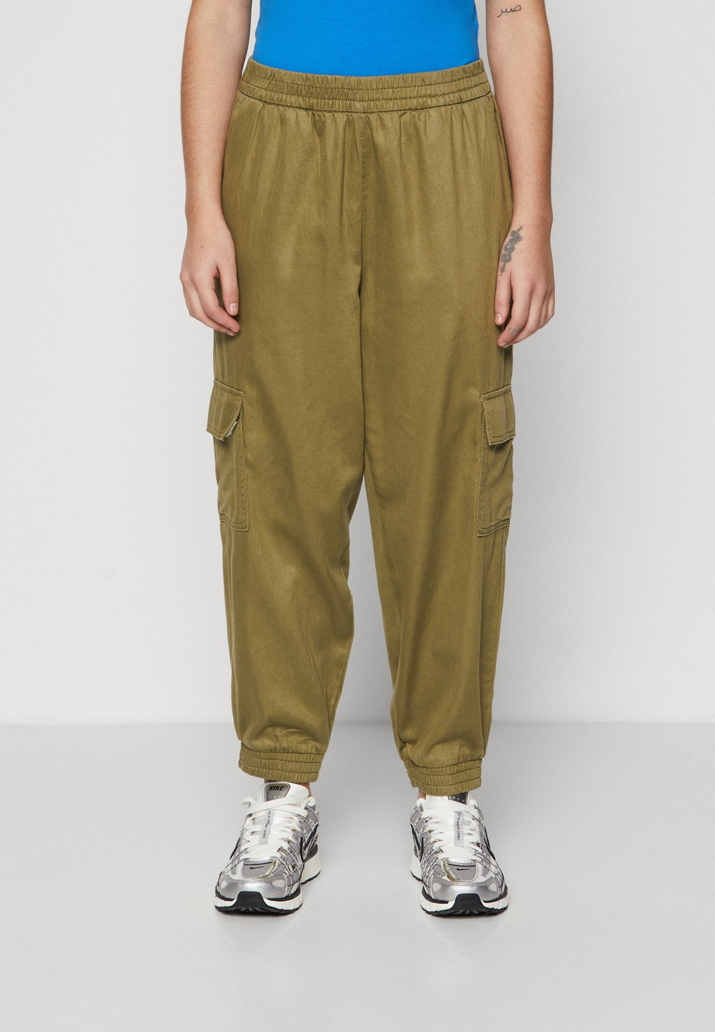 ONLFADUMA LIFE CARGO Media 3