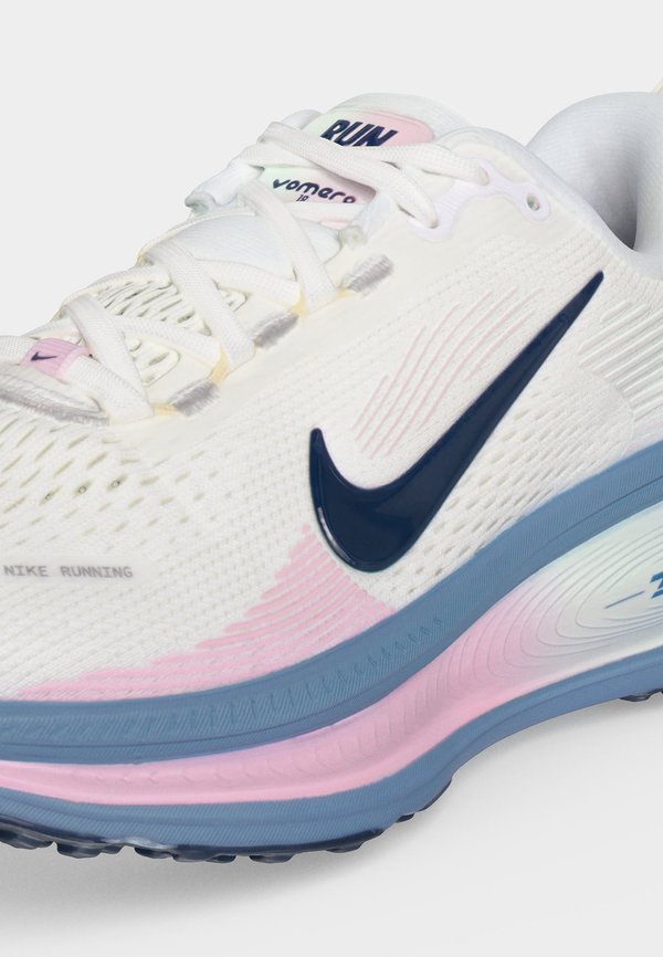 Nike Performance VOMERO 18