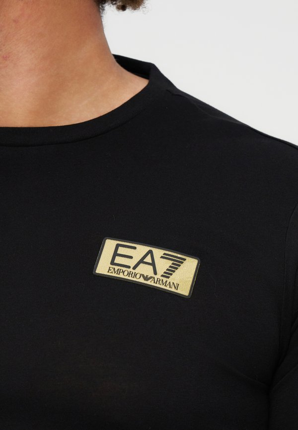 EA7 Emporio Armani
