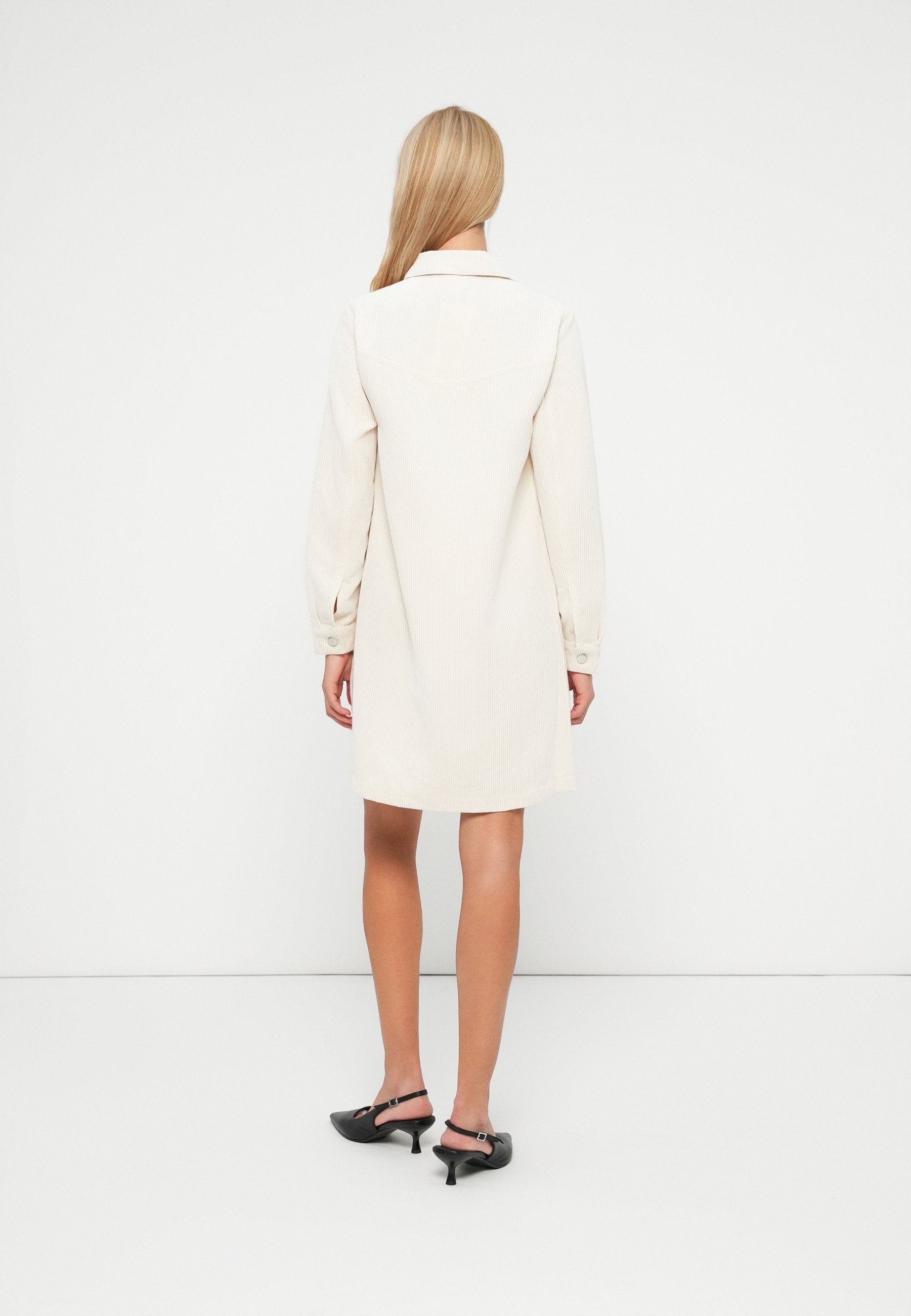 ONLTRACY A SHAPE DRESS Media 4