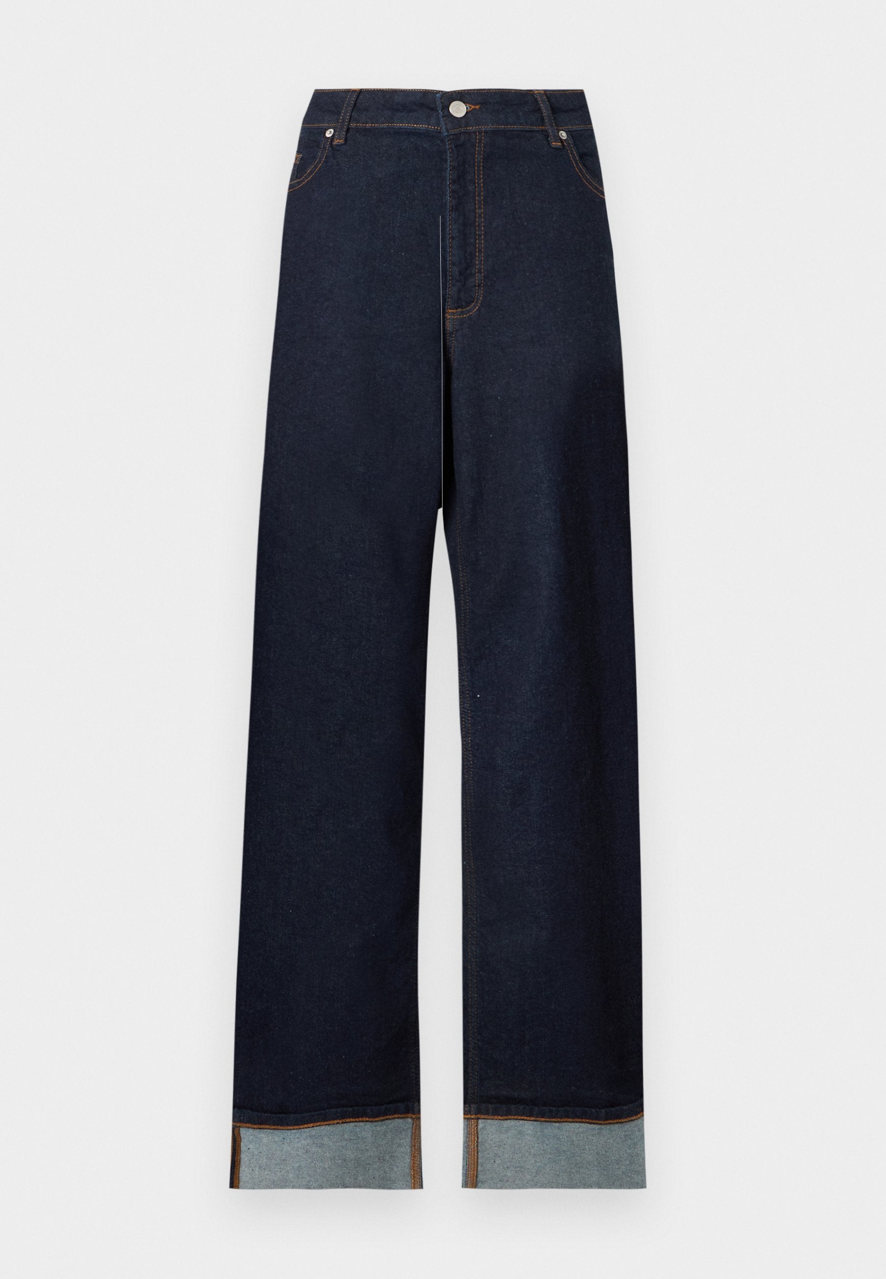 Dunkelblaue Jeans mit hoher Taille und weitem Bein, kontrastierenden umgeschlagenen Säumen und sichtbarer oranger Naht auf einfachem weißem Hintergrund.