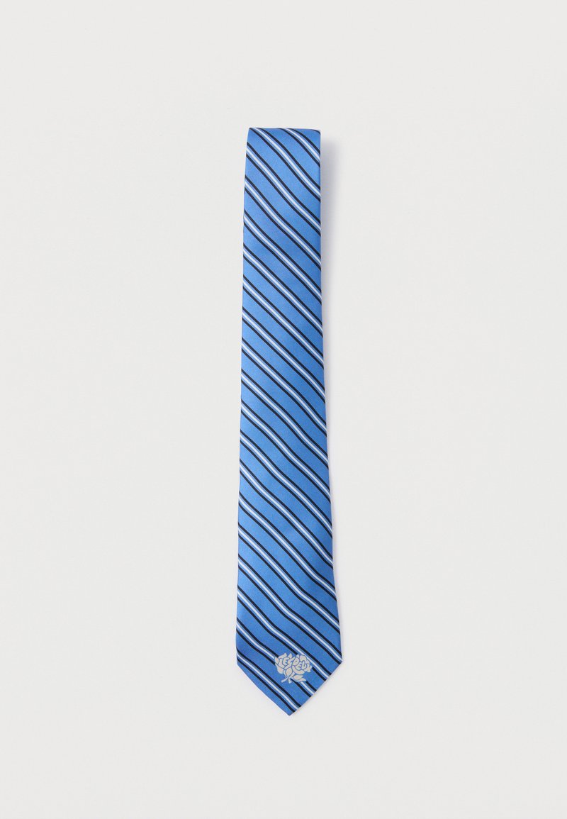 Blaues Seidenkrawatte mit diagonalen Streifen in helleren und dunkleren Blautönen. Enthält ein kleines, gesticktes Blumendesign nahe der Spitze.