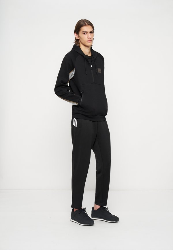 EA7 Emporio Armani