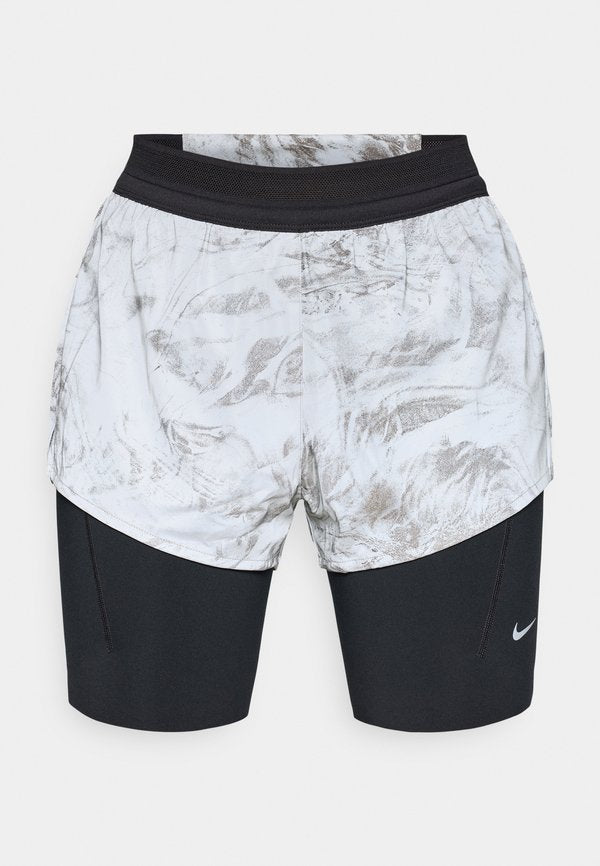 Nike Performance