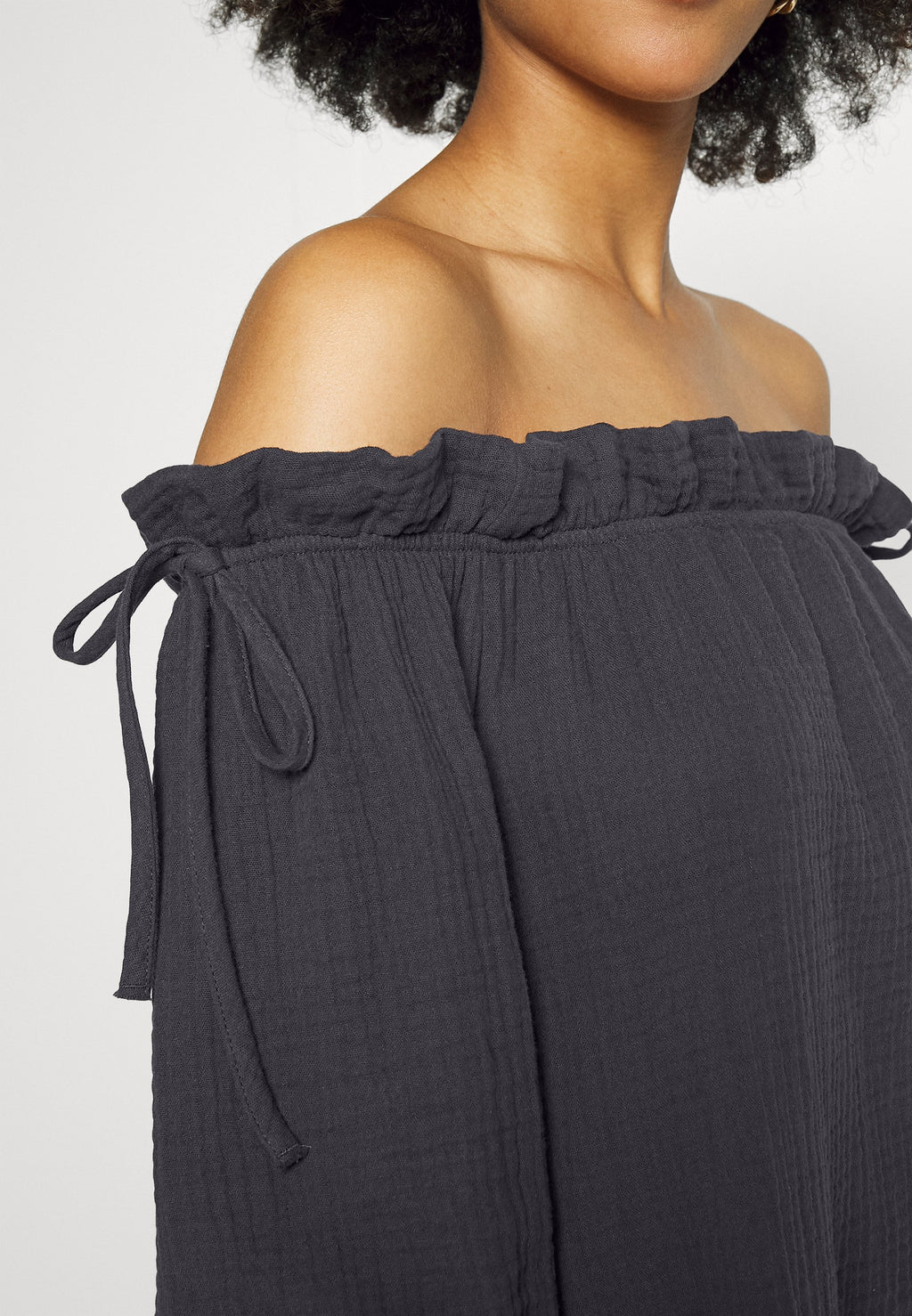 ONLTILLA THYRA OFF SHOULDER DRESS Media 6