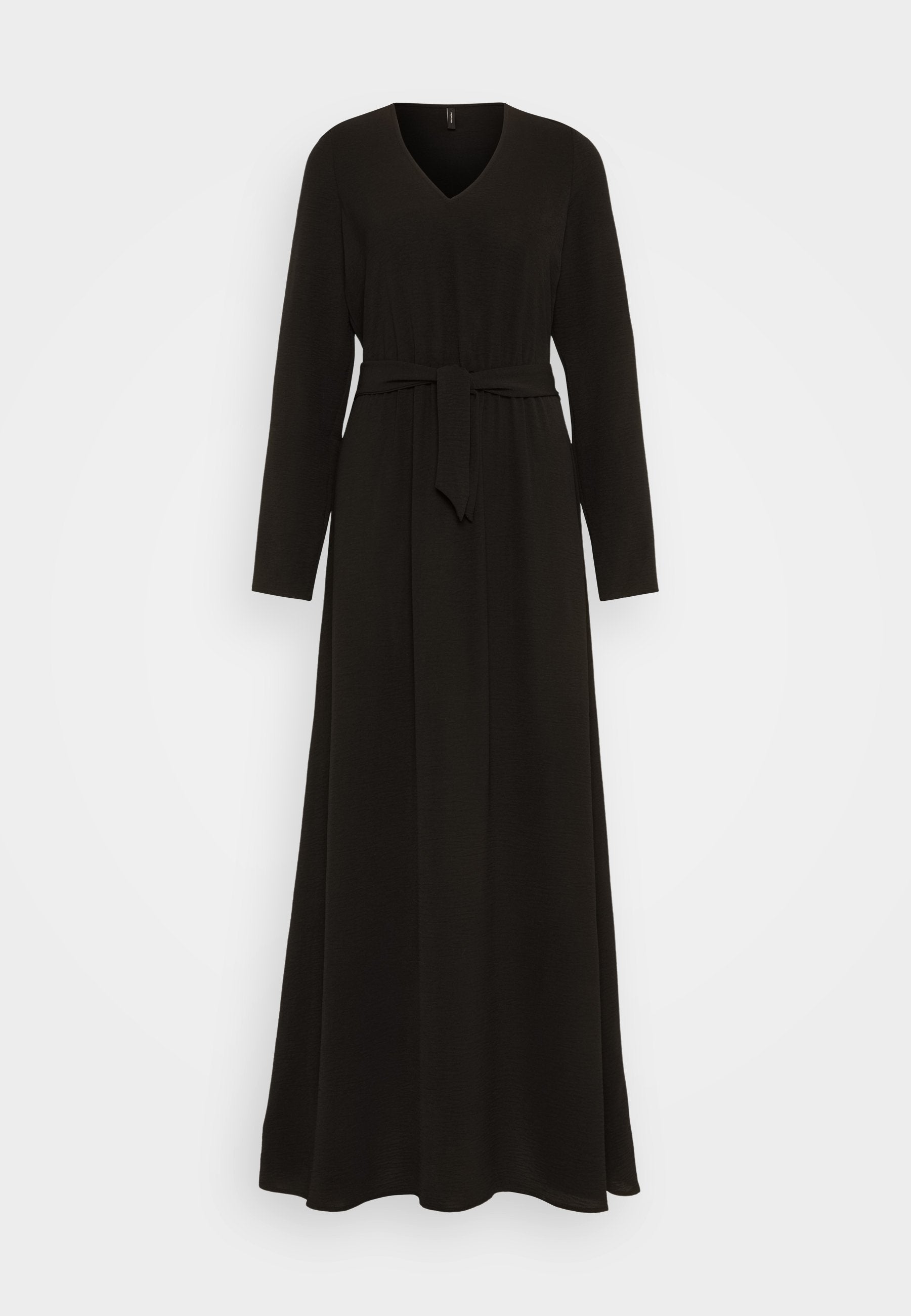 Schwarzes, langärmeliges Maxikleid mit V-Ausschnitt, tailliertem Schnitt und Stoffgürtel; zeichnet sich durch die fließende Silhouette und das strukturierte Material aus.