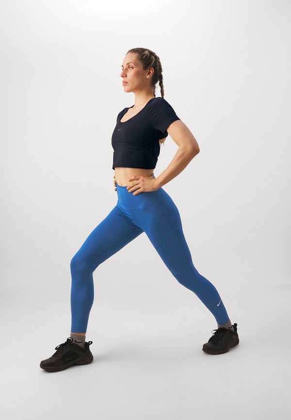 Nike Performance ONE CLASSIC