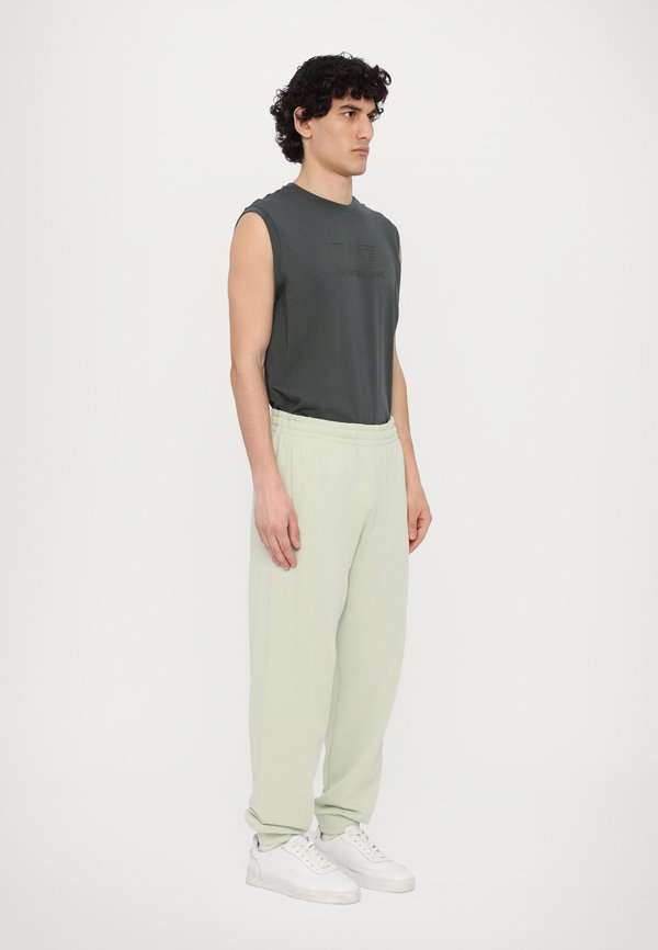 EA7 Emporio Armani