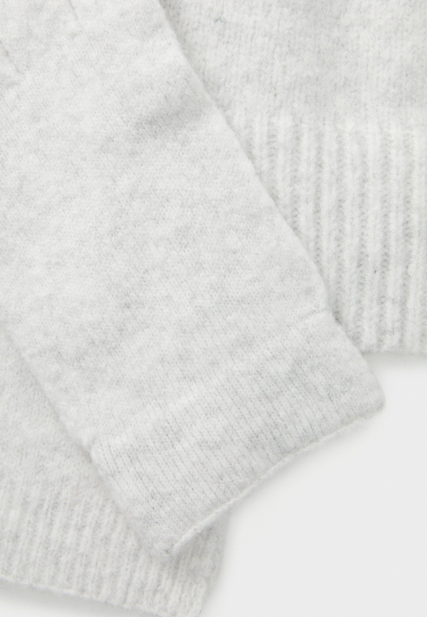 ONLY ONLCHYNA BEANIE SCARF GLOVE SET