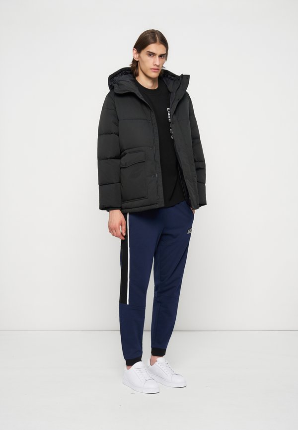 EA7 Emporio Armani