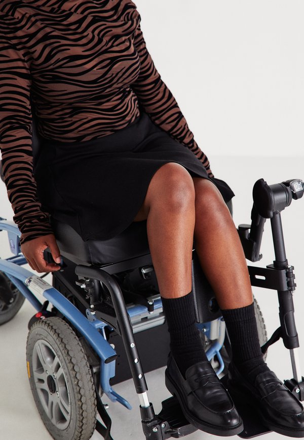 Even&Odd ADAPTIVE MINI SKIRT