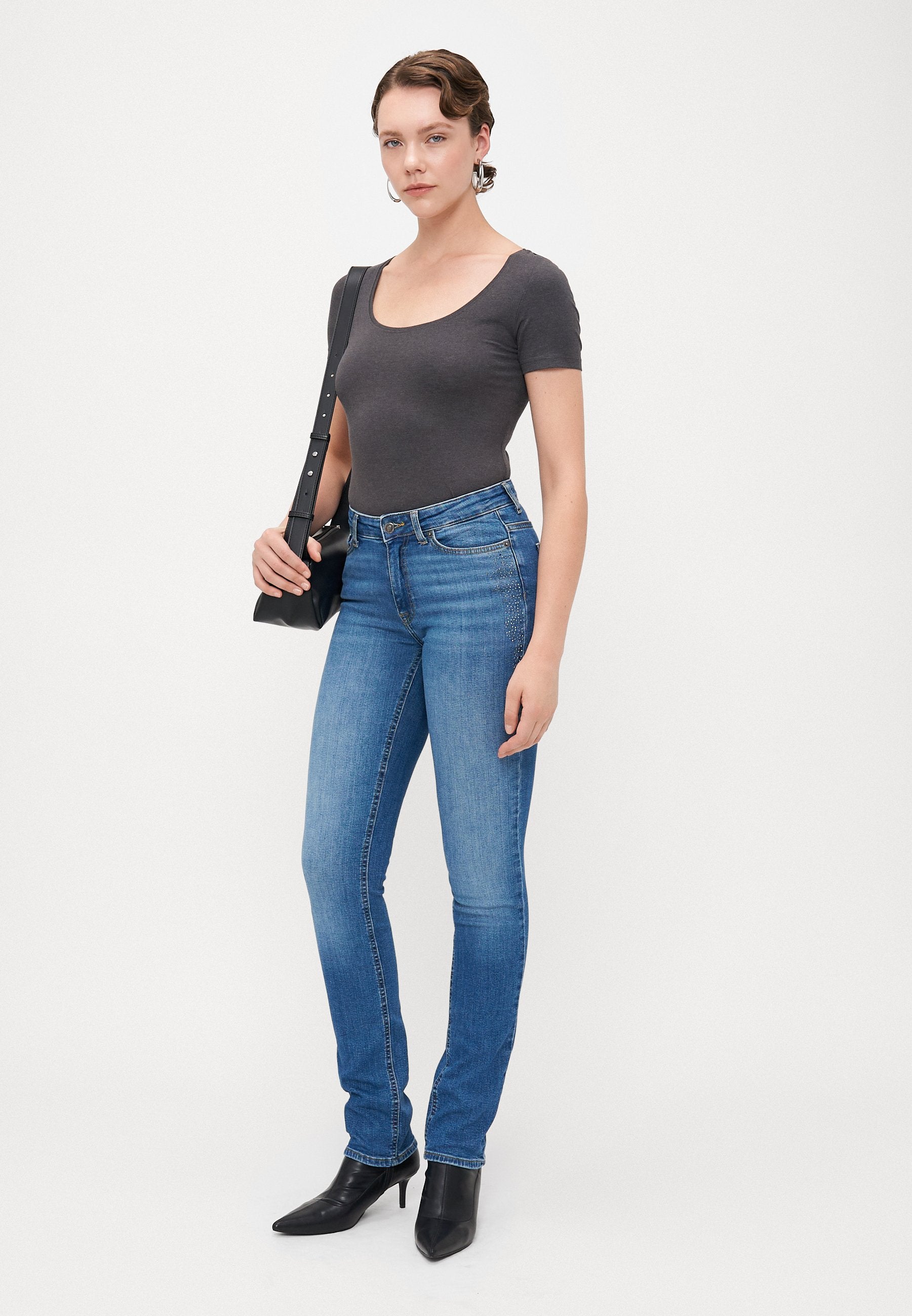 Slim fit ONLSUI Mid waist Media 2